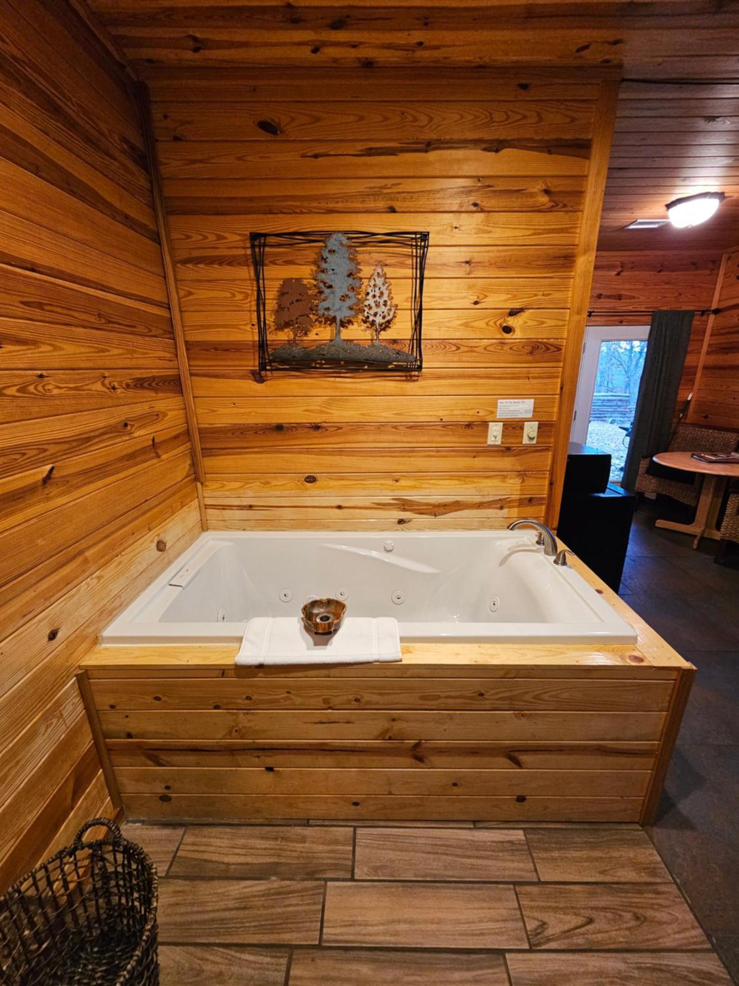 5 Min To Beaver Lake-King Bed-Fire Pit-Jetted Tub #1 Eureka Springs Eksteriør billede