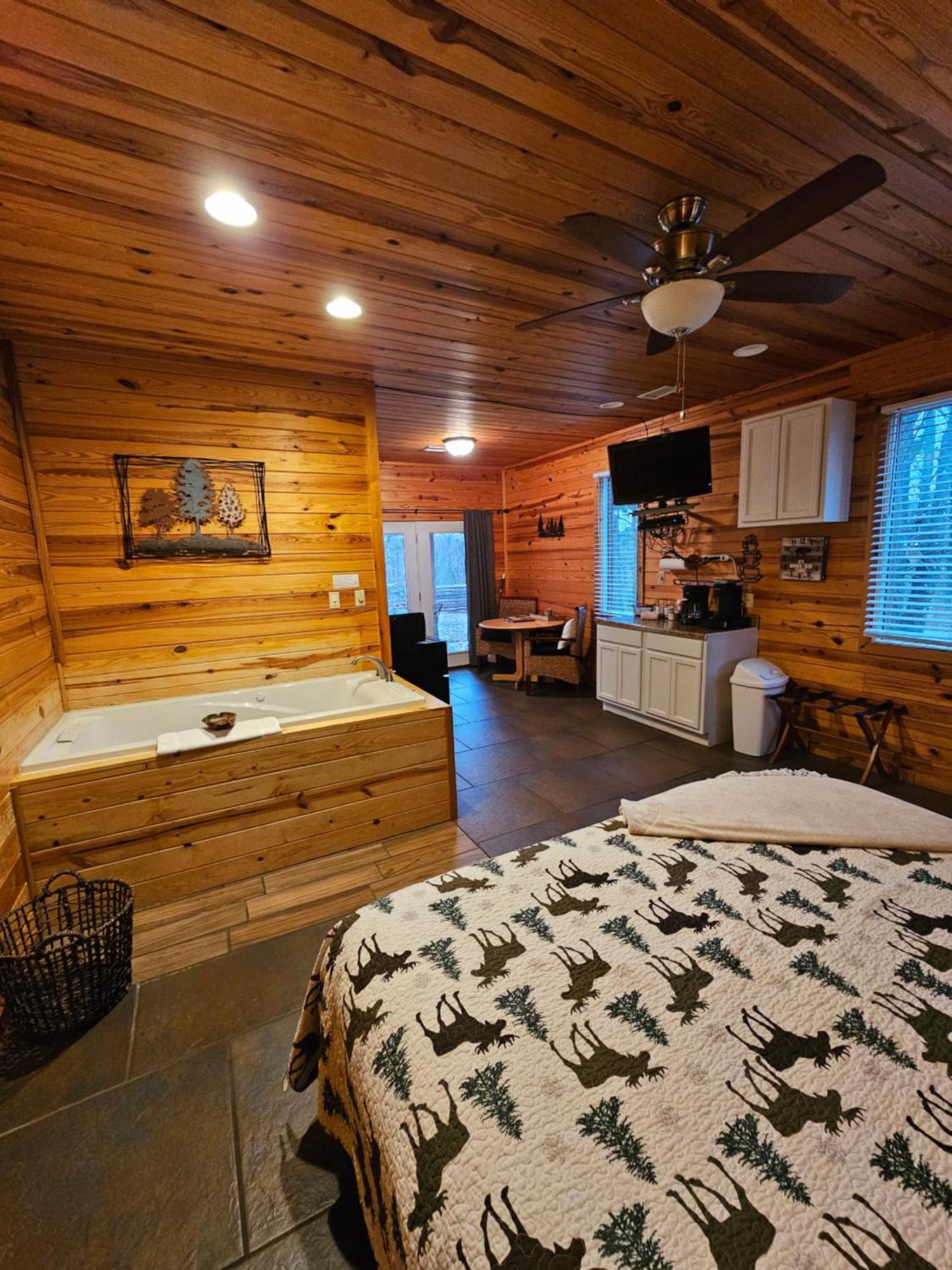 5 Min To Beaver Lake-King Bed-Fire Pit-Jetted Tub #1 Eureka Springs Eksteriør billede